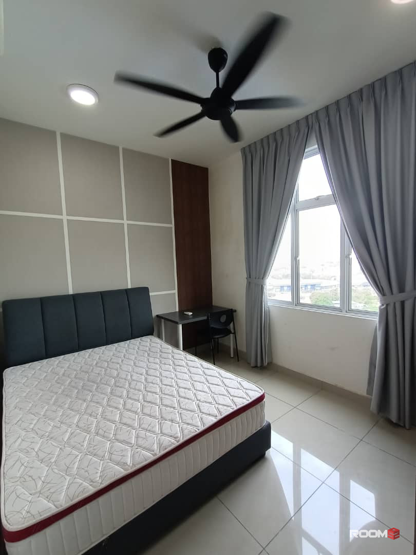 Master room for rent at SKS Habitat Apartment @ Larkin Perdana