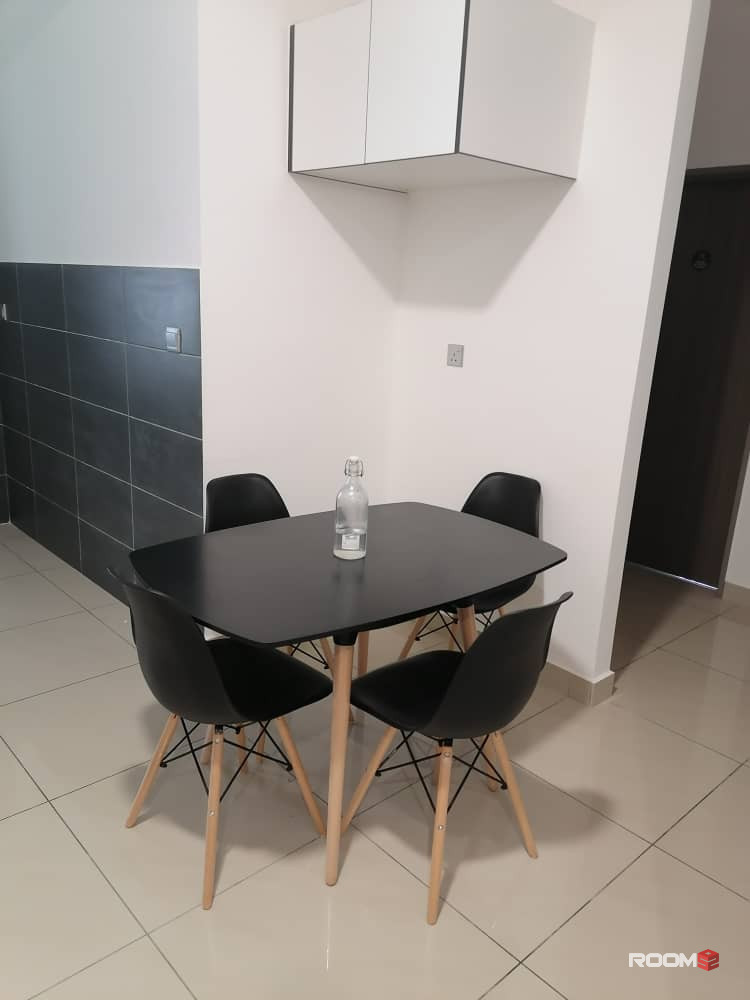 Master room for rent at SKS Habitat Apartment @ Larkin Perdana