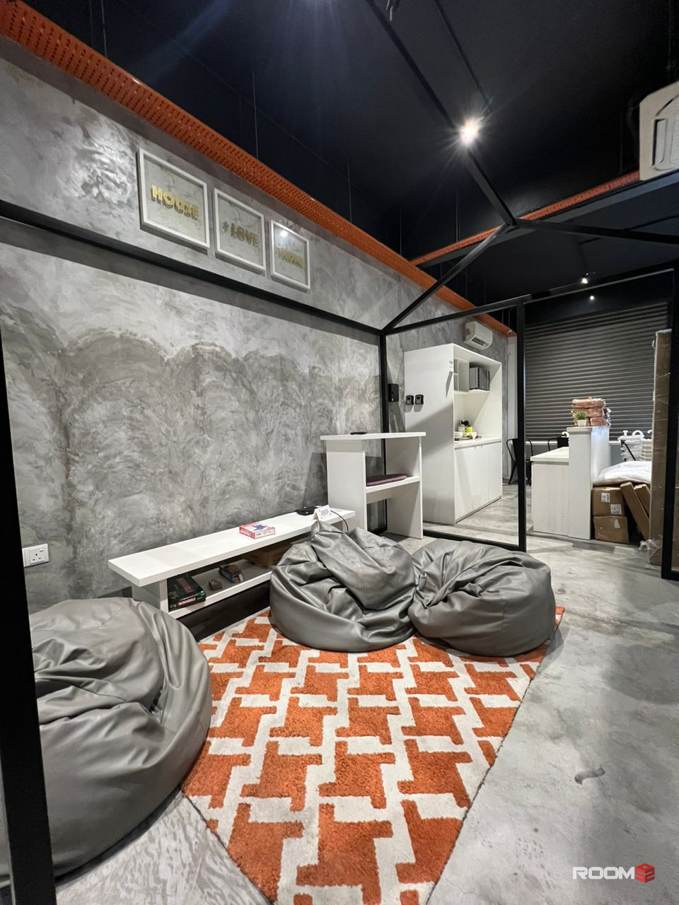 4 Mins 🚶to Main Place Mall Luxury Look Budget Room in USJ 21, Subang Jaya