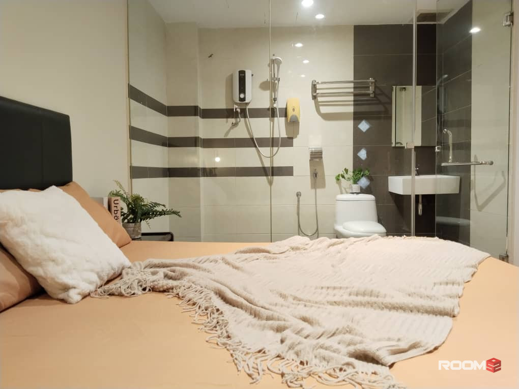 🔥ZERO DEPOSIT 🔥HOTBALLON Middle room for rent, 5Min Driving distance to ICITY. Move in ready ✅