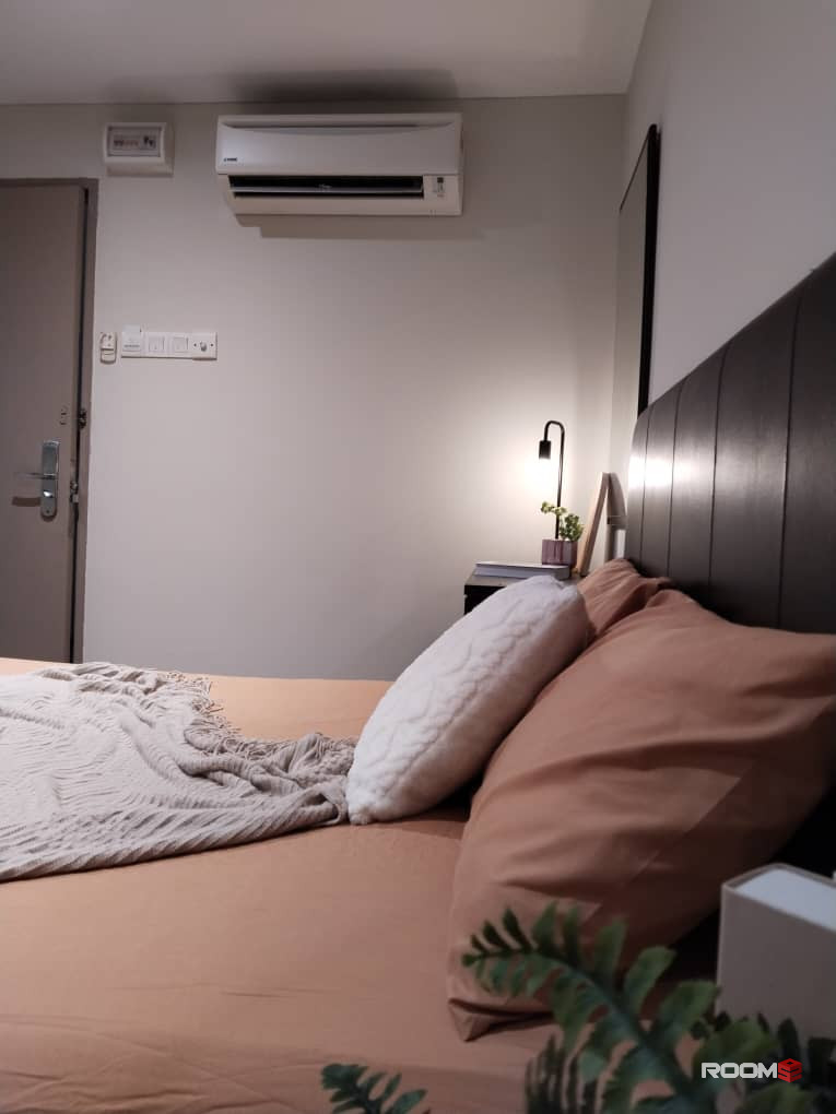 🔥ZERO DEPOSIT 🔥HOTBALLON Middle room for rent, 5Min Driving distance to ICITY. Move in ready ✅