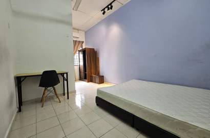 Bandar Bukit Tinggi 2 Middle Room