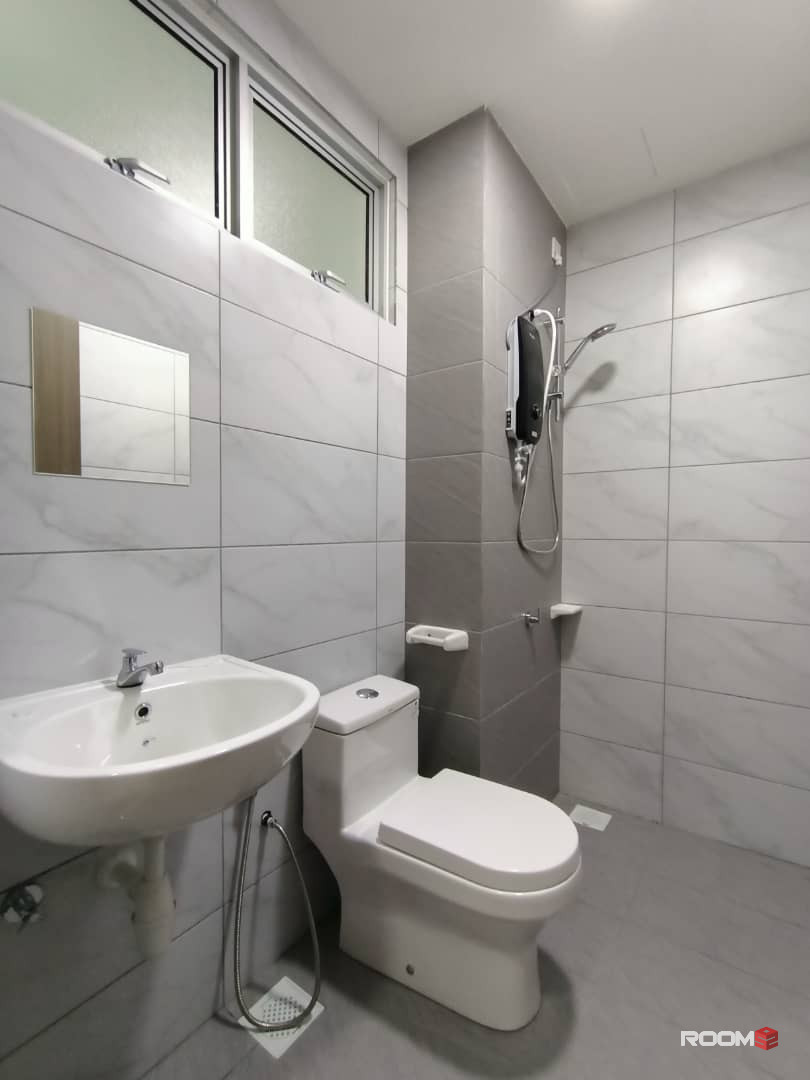Room for rent at SKS Habitat @ Larkin JB Town Area