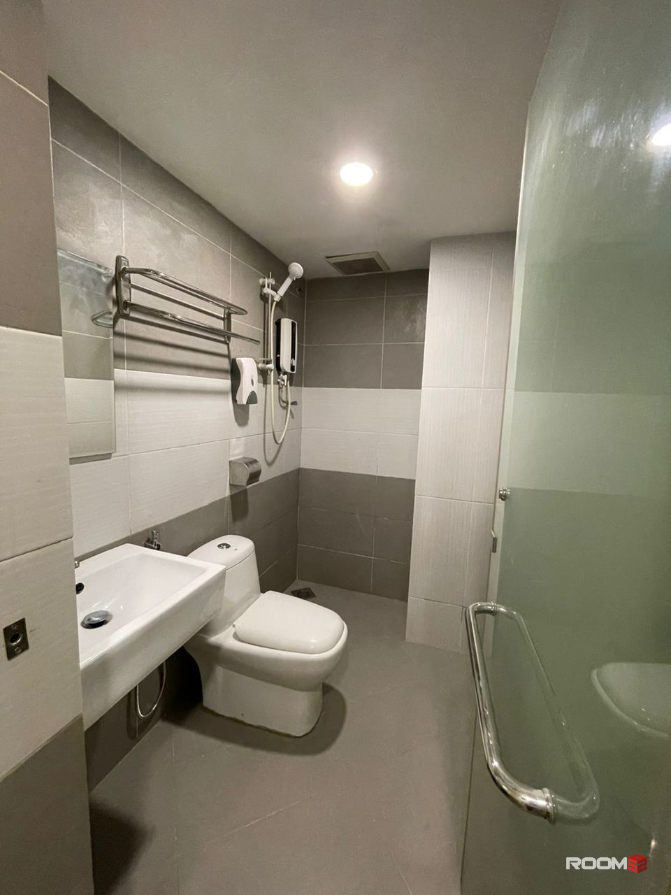 🤩MASTER ROOM FOR RENT🤩ZERO DEPOSIT APPLY✊🚗driving distance to ICITY 🚗UITM SHAH ALAM 🚗Shah Alam Hospital🚗AIA