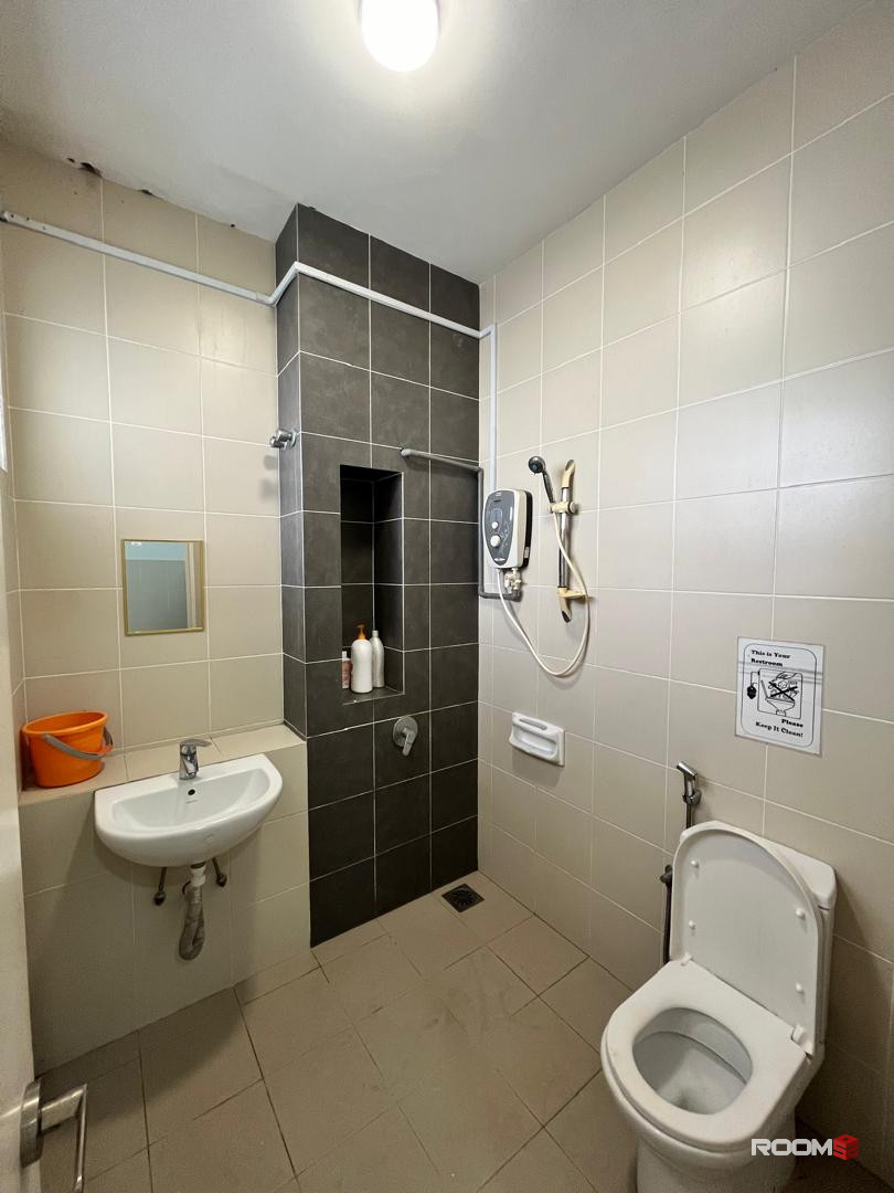 Low Deposit ❗❗❗❗ Private room with window/ Without window For Rent In Klang Valley