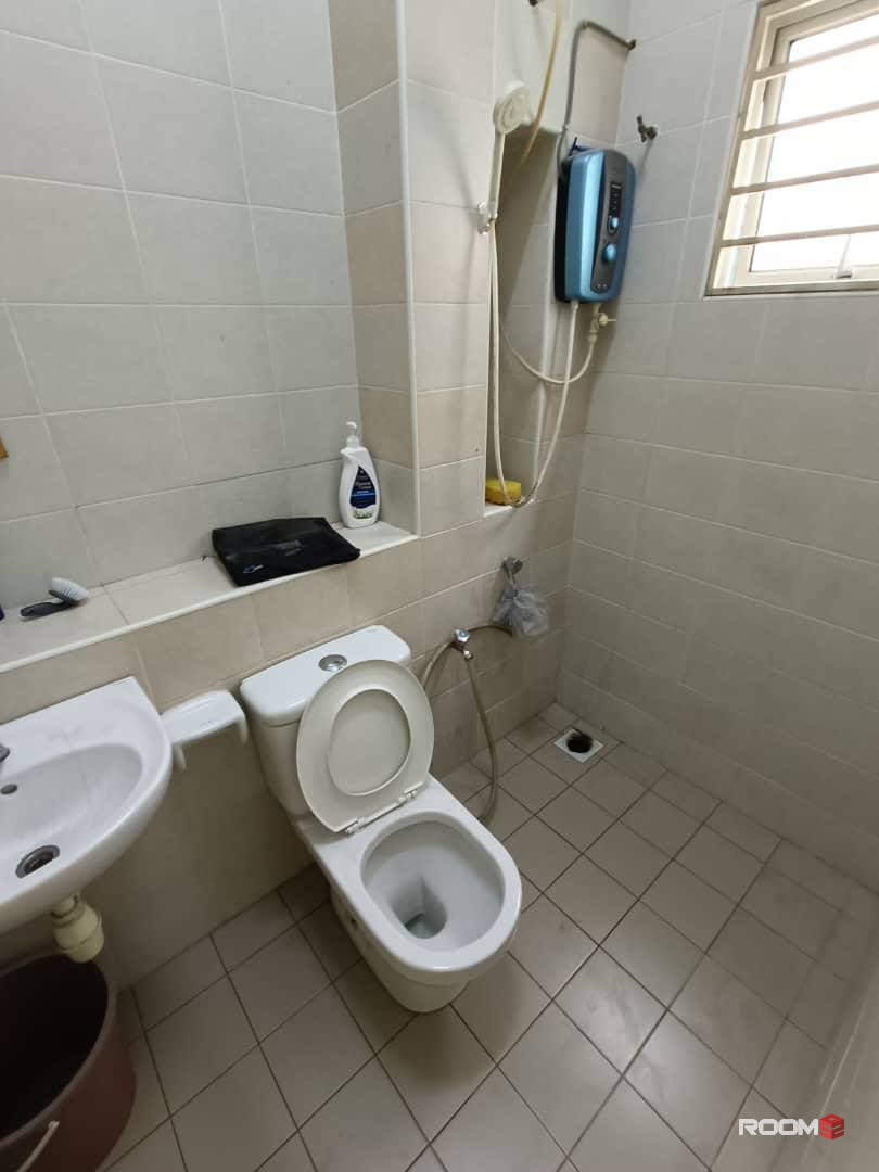 Low Deposit ❗❗❗❗ Private room with window/ Without window For Rent In Klang Valley