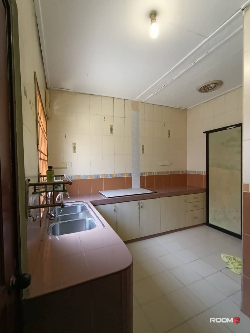 Female room at Taman Bukit Indah @ Iskandar Puteri