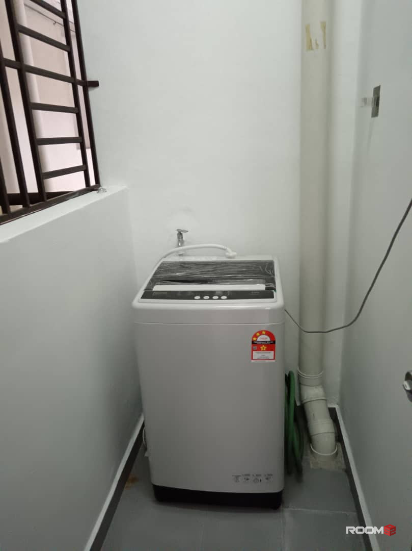 Male room for rent at Suriamas Suite @ Larkin JB