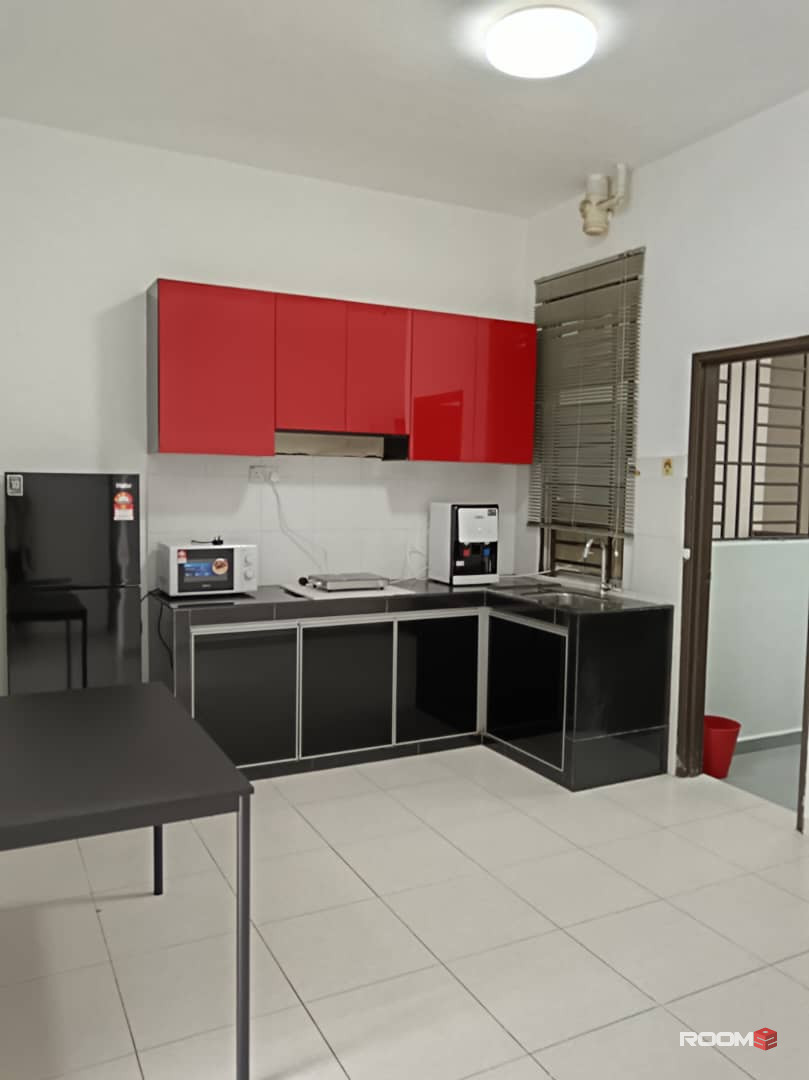 Male room for rent at Suriamas Suite @ Larkin JB
