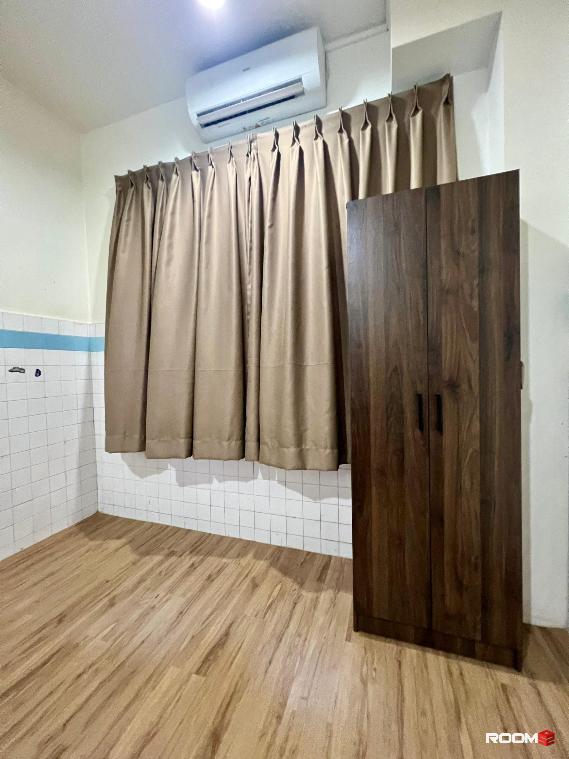📌Aircond room for rent 📍10 mins walking distance to customs CIQ ⭐Zero Deposit Available ✅