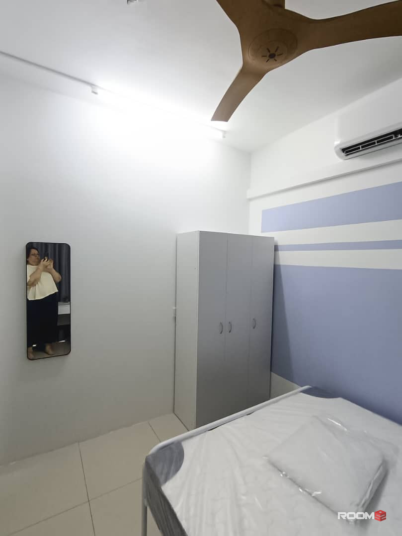 Male Room for rent at Larkin Heights @ Larkin Idaman