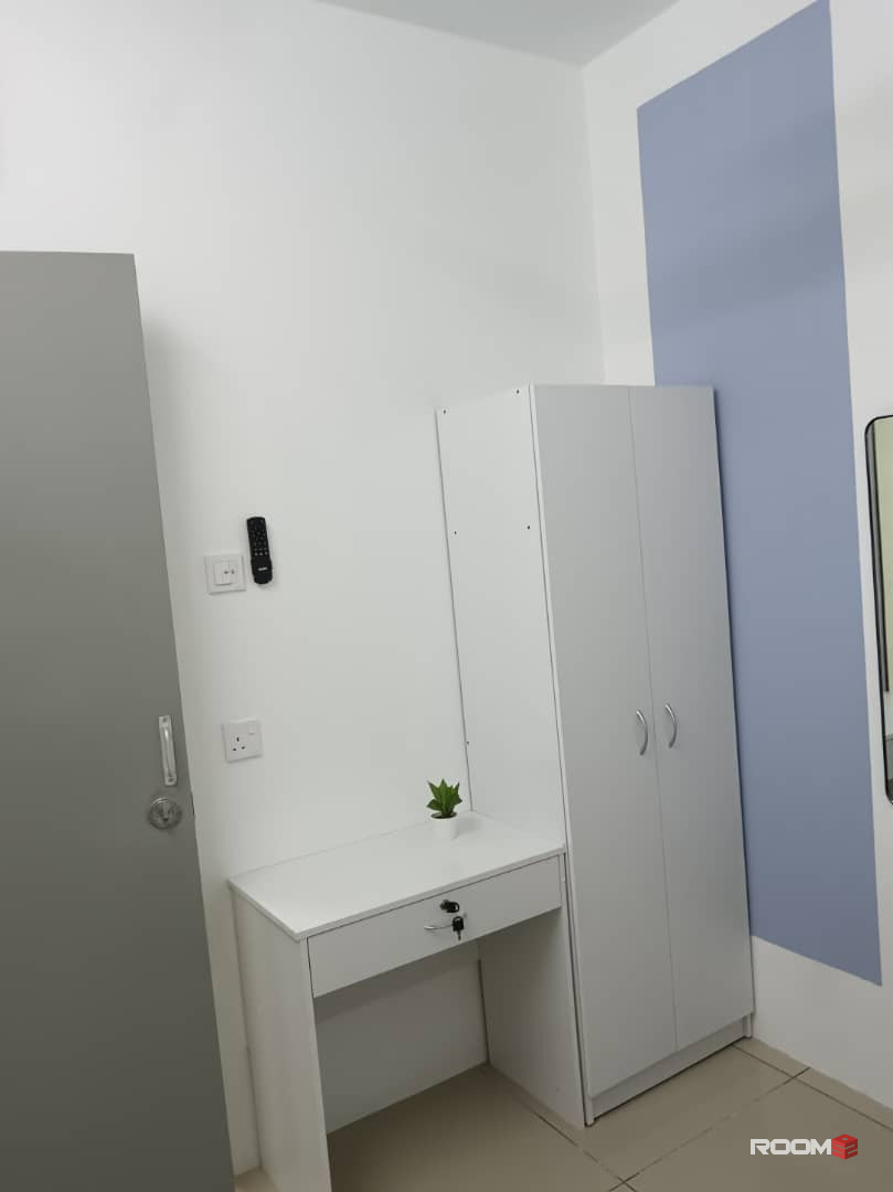 Male Room for rent at Larkin Heights @ Larkin Idaman