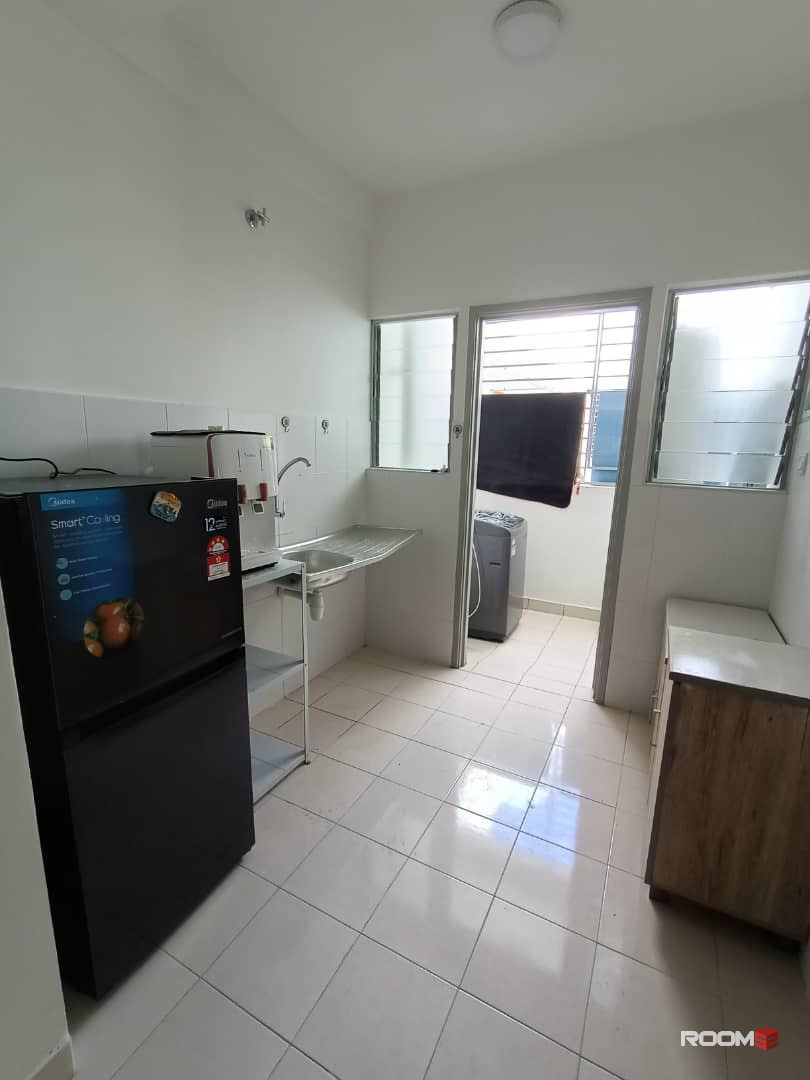 Male Room for rent at Denai Nusantara @ Gelang Patah