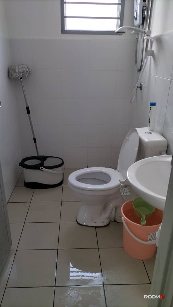 Male Room for rent at Denai Nusantara @ Gelang Patah