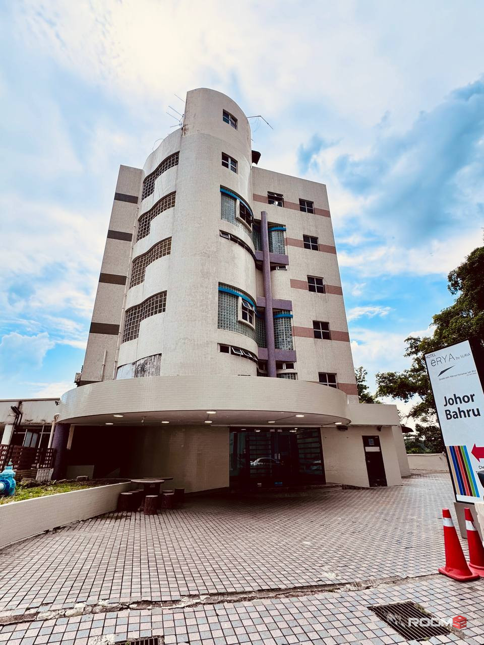 📍10 min to CIQ..6 min walk to KSL🚶‍♀️-Cozy, Fully furnished, zero deposit room available for rent🤗🔥