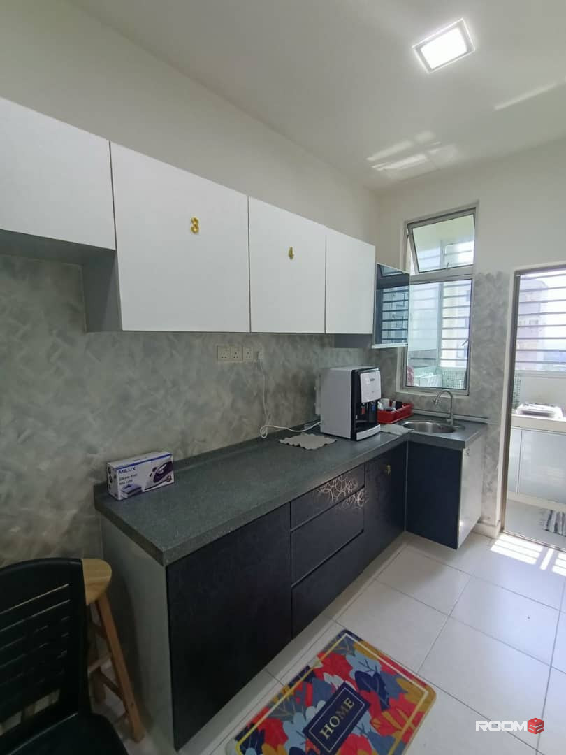 Male room for rent at Suriamas Suite @ Larkin JB