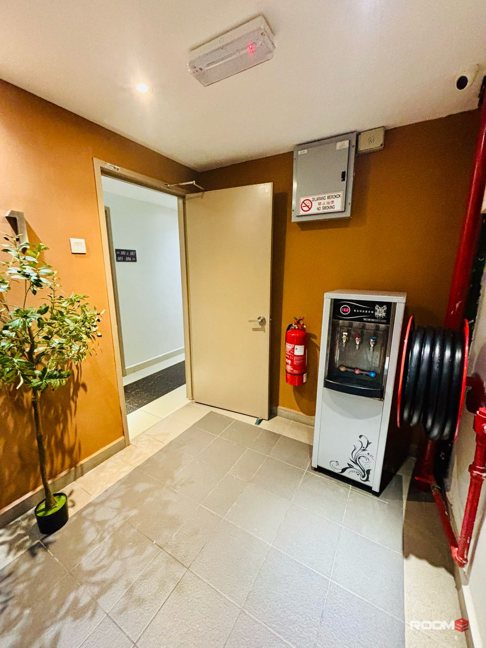 CHOW KIT COLIVING MASTER ROOM TO RENT IN HOTEL SWISS COTTAGE ZERO DEPOSIT