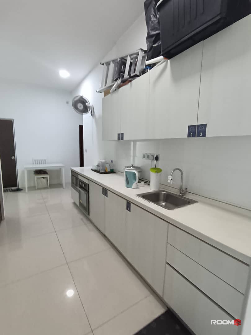 Room for rent at Paragon Suites @ CIQ JB Town