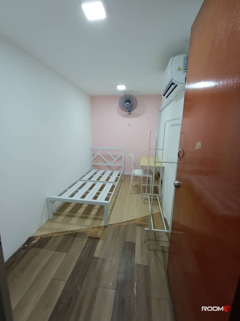 🏠Ready Move-In🏠Zero Deposit - Master Room AirCond📣  Female unit fully furnished