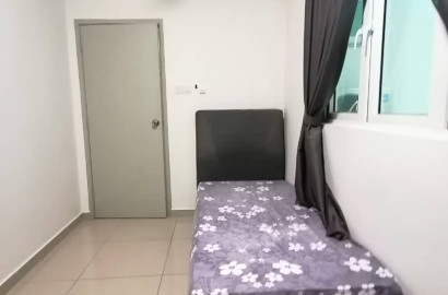 Room for rent at Season Luxury Apartment at Larkin