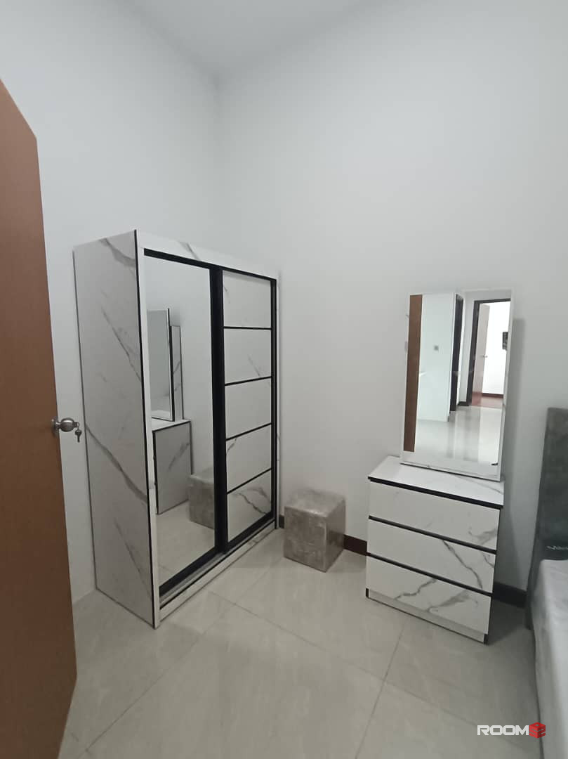Master Room for rent at Paragon Suite @ CIQ JB
