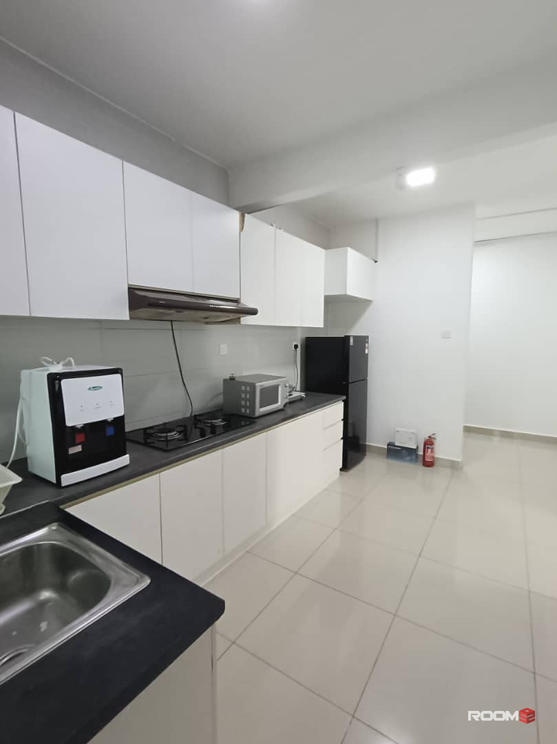 Male Room for rent at Larkin Heights @ Larkin Idaman