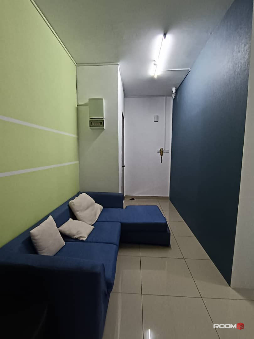Male room for rent at Suriamas Suite @ Larkin JB