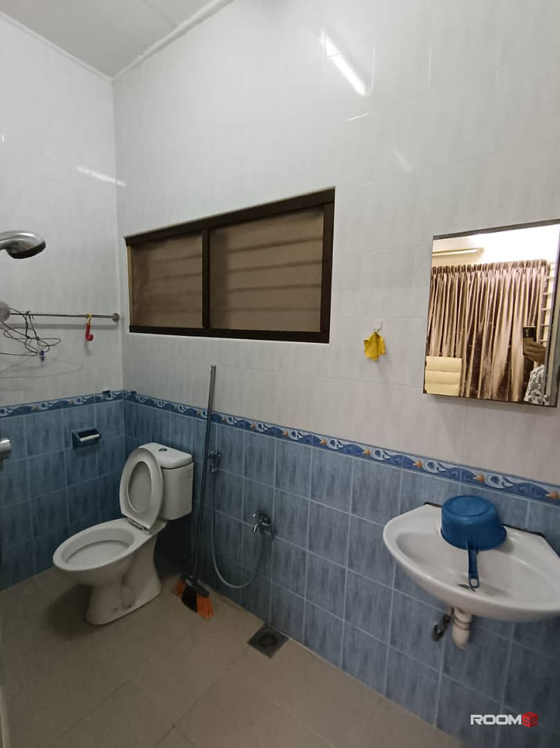 Room for rent at Taman Pelangi @ Johor Bahru