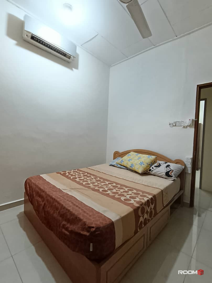 Room for rent at Taman Pelangi @ Johor Bahru