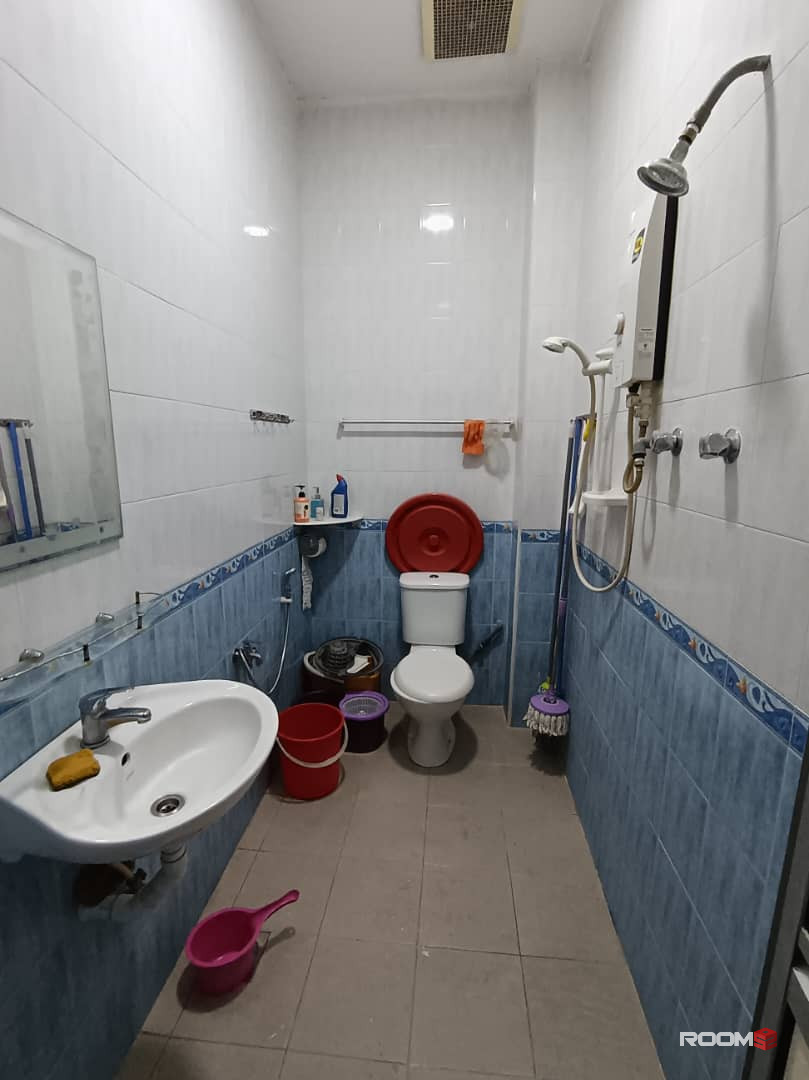 Room for rent at Taman Pelangi @ Johor Bahru