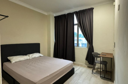 📍🚶🏻‍♂️6 Min WALK to CIQ | 🚗 6 Min DRIVE to Stulang, 7 Min to JBCC📌AVAILABLE Master Room bathroom attached for rent✨