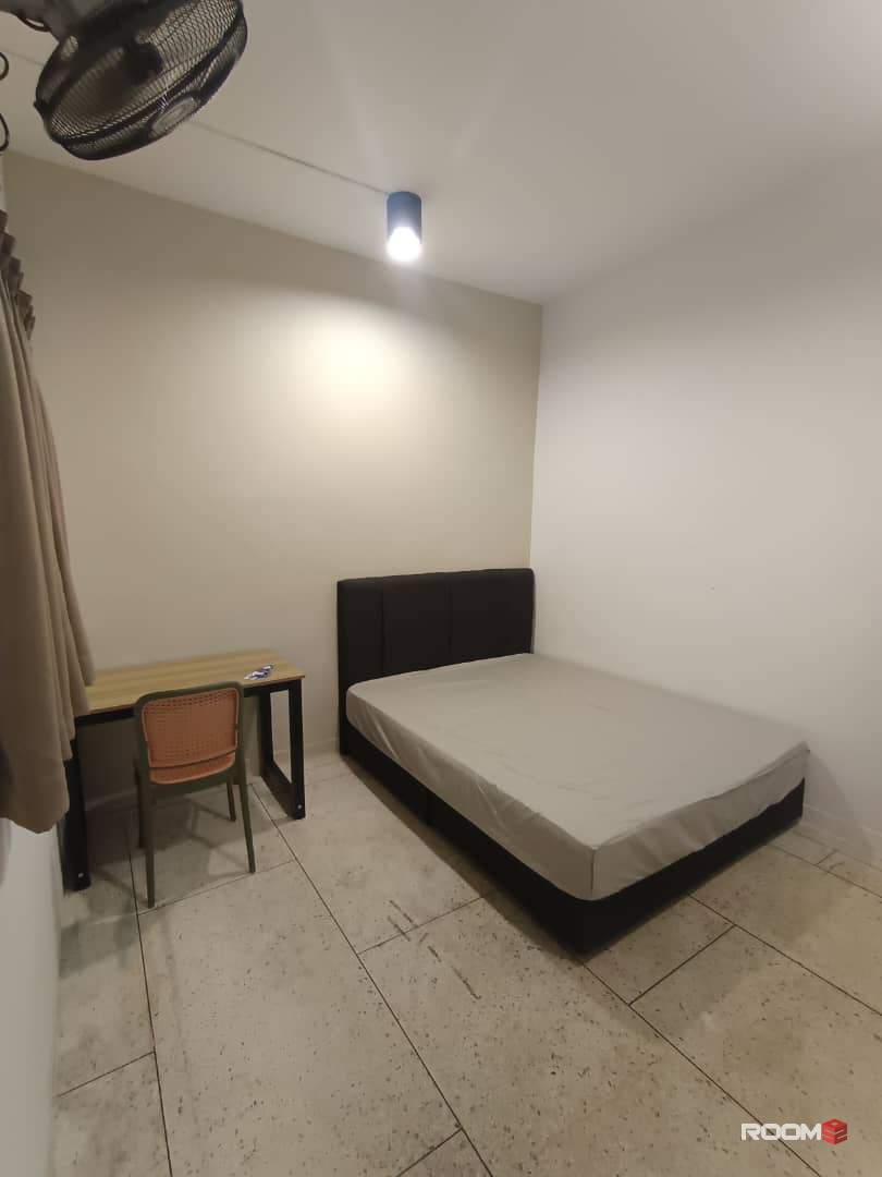 SINGLE ROOM, FREE WIFI, 5 MIN WALK TO CIQ