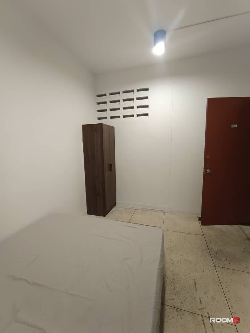 SINGLE ROOM, FREE WIFI, 5 MIN WALK TO CIQ