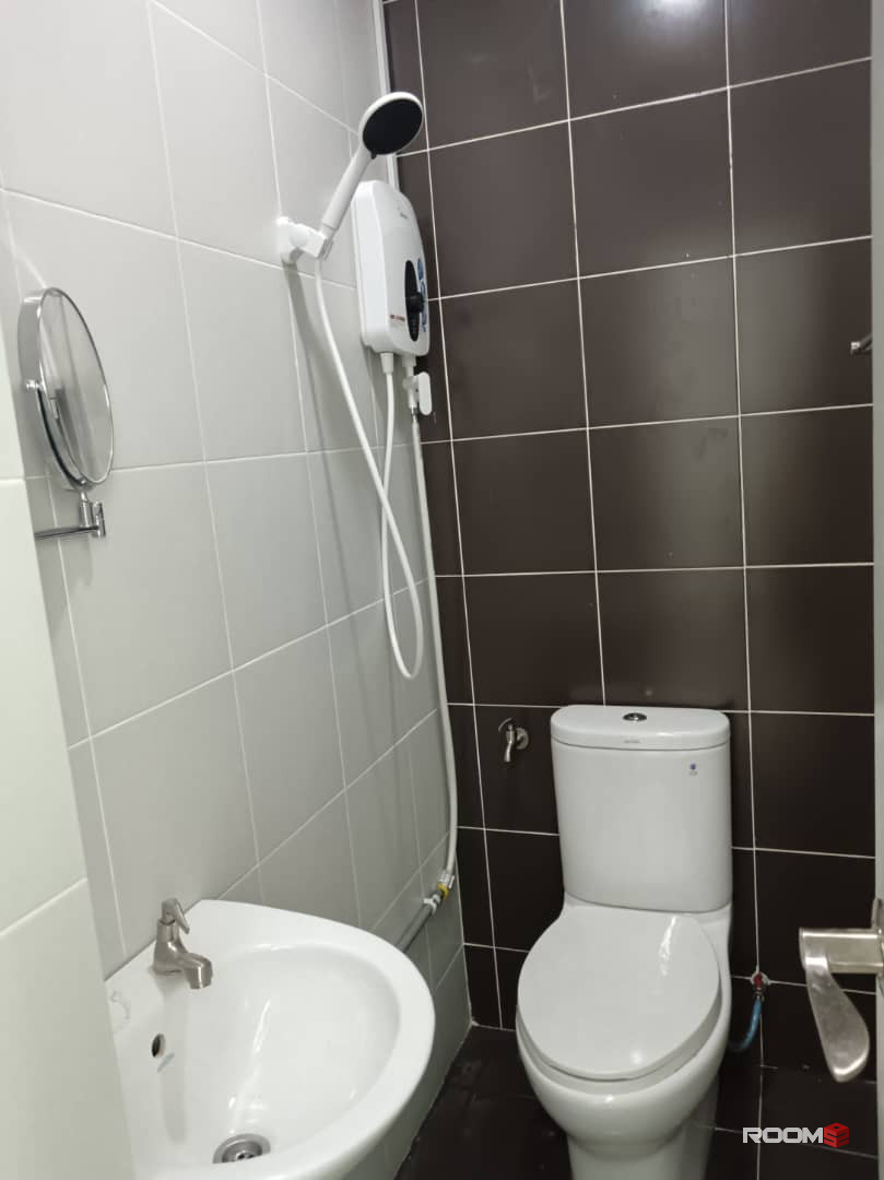 Female room for rent at Austin Regency @ Mount Austin JB