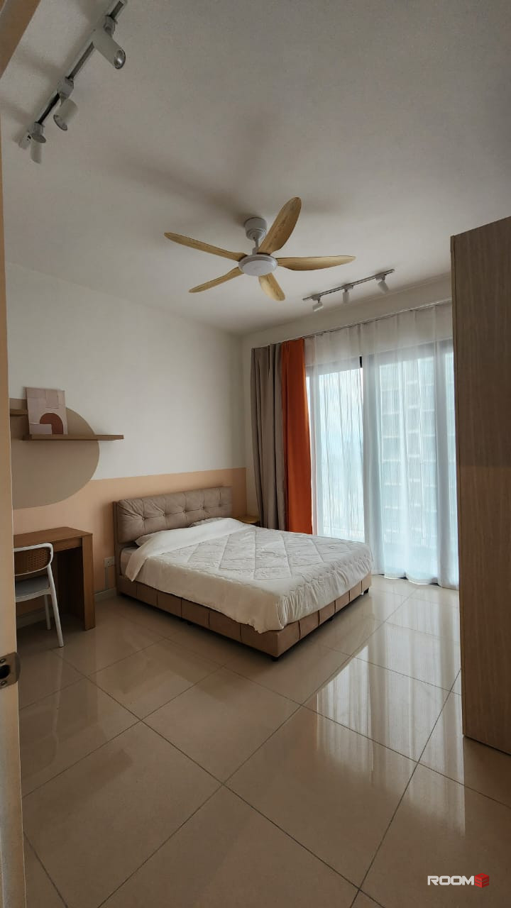 Middle Room For Rent at Sunway Belfield, Kampung Attap