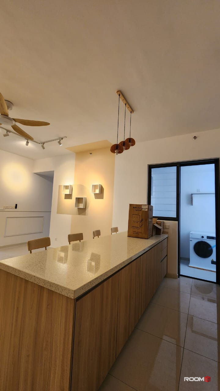 Middle Room For Rent at Sunway Belfield, Kampung Attap