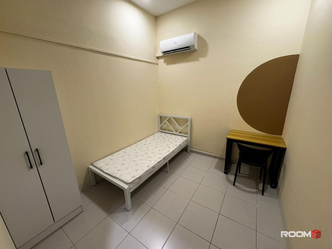🏠 [Single Private Room] [✅ Zero Deposit] 🌟Near One Utama Mall, Centre Point, IKEA 🚇 MRT Bandar Utama Station