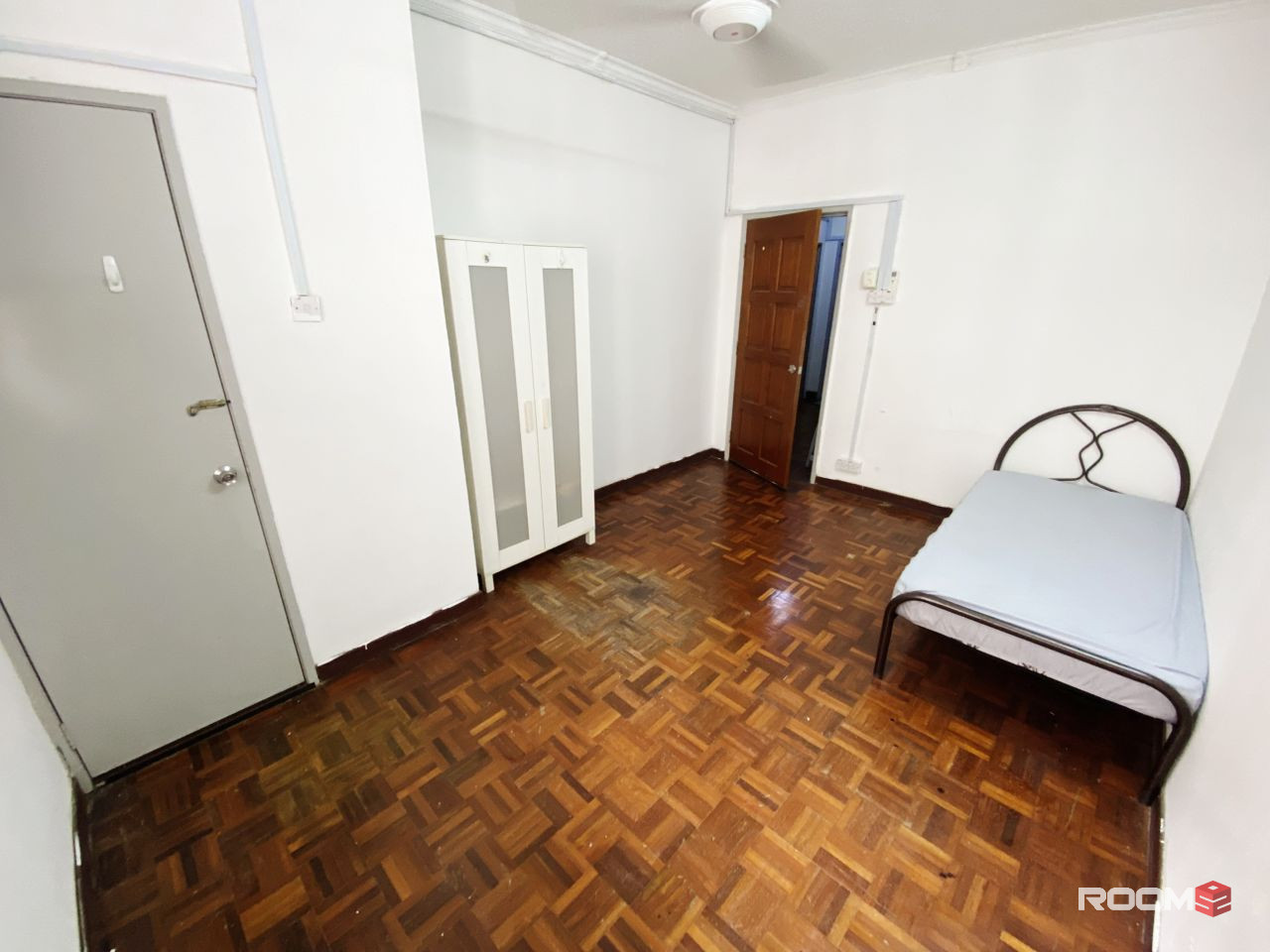 DAMANSARA UTAMA BU 10, MEDIUM ROOM TO RENT , ZERO DEPOSIT
