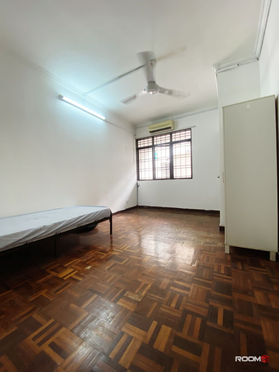 DAMANSARA UTAMA BU 10, MEDIUM ROOM TO RENT , ZERO DEPOSIT