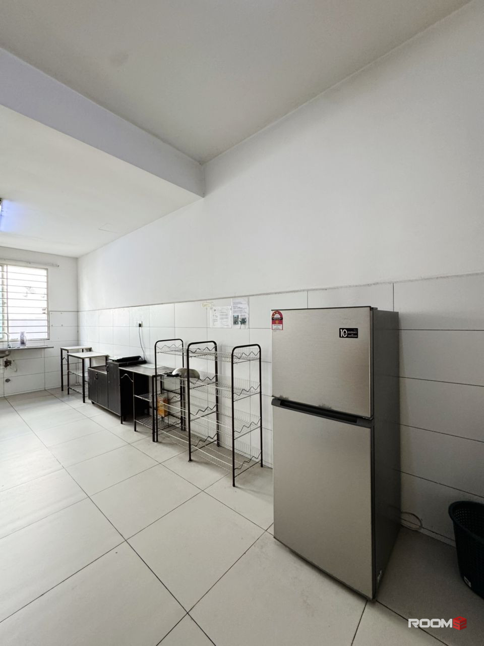 🏠 [Medium Private Room] [✅ Zero Deposit] 🌟Near One Utama Mall, Centre Point, IKEA 🚇 MRT Bandar Utama Station, Mutira