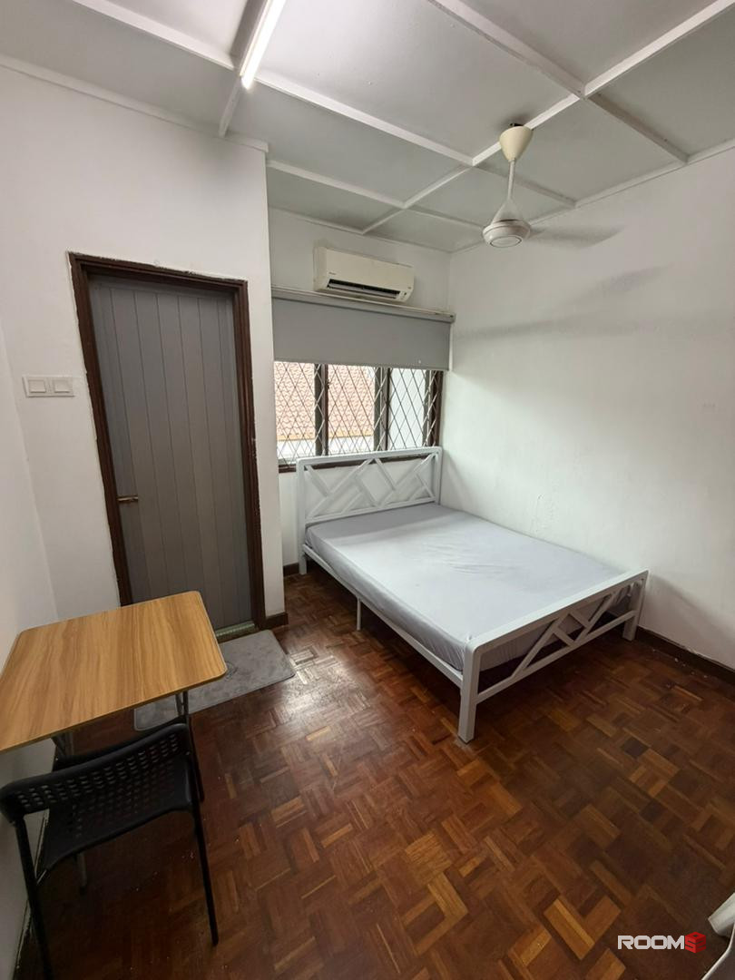 🔥LOW DEPOSIT🔥SS24 PETALING JAYA MIDDLE ROOM FOR RENT🤩🤩Walking Distance To KELANA JAYA LRT STATION🚂🚂🚂