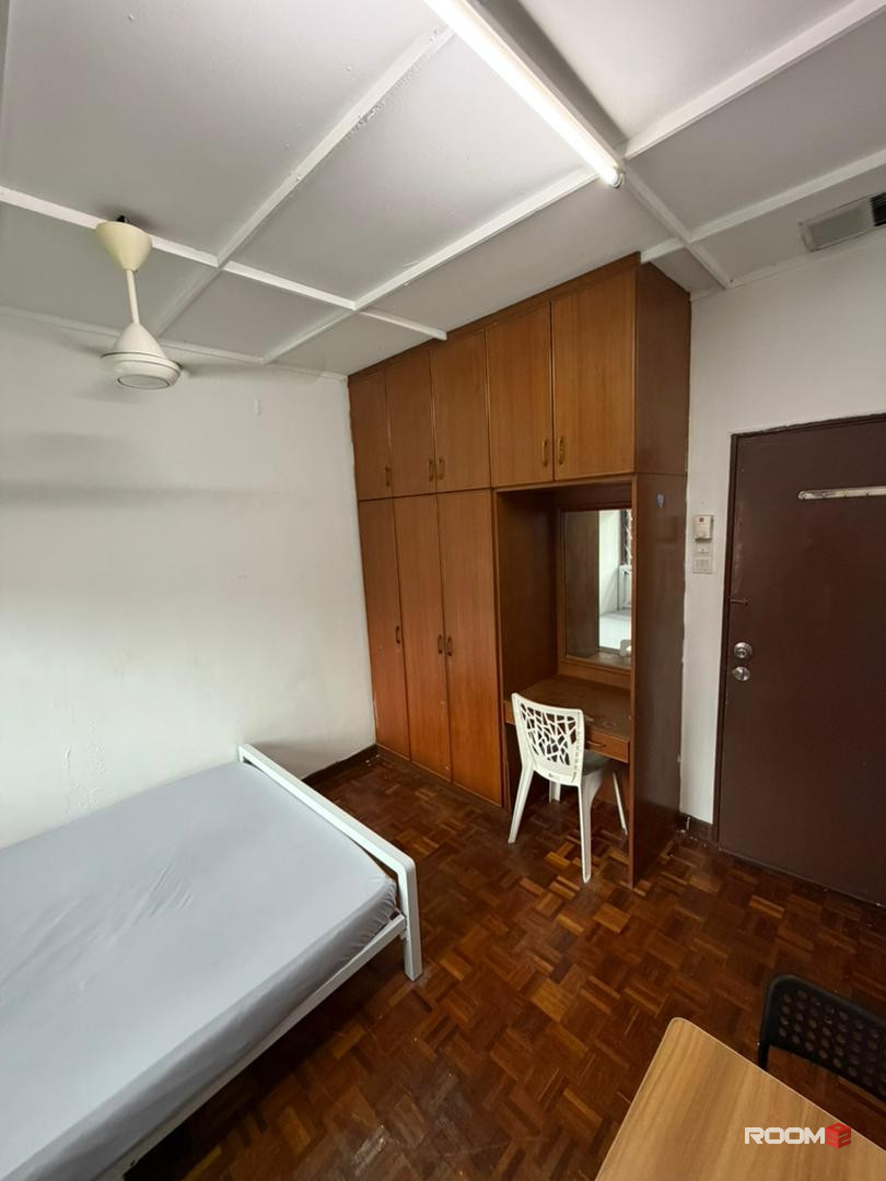 🔥LOW DEPOSIT🔥SS24 PETALING JAYA MIDDLE ROOM FOR RENT🤩🤩Walking Distance To KELANA JAYA LRT STATION🚂🚂🚂