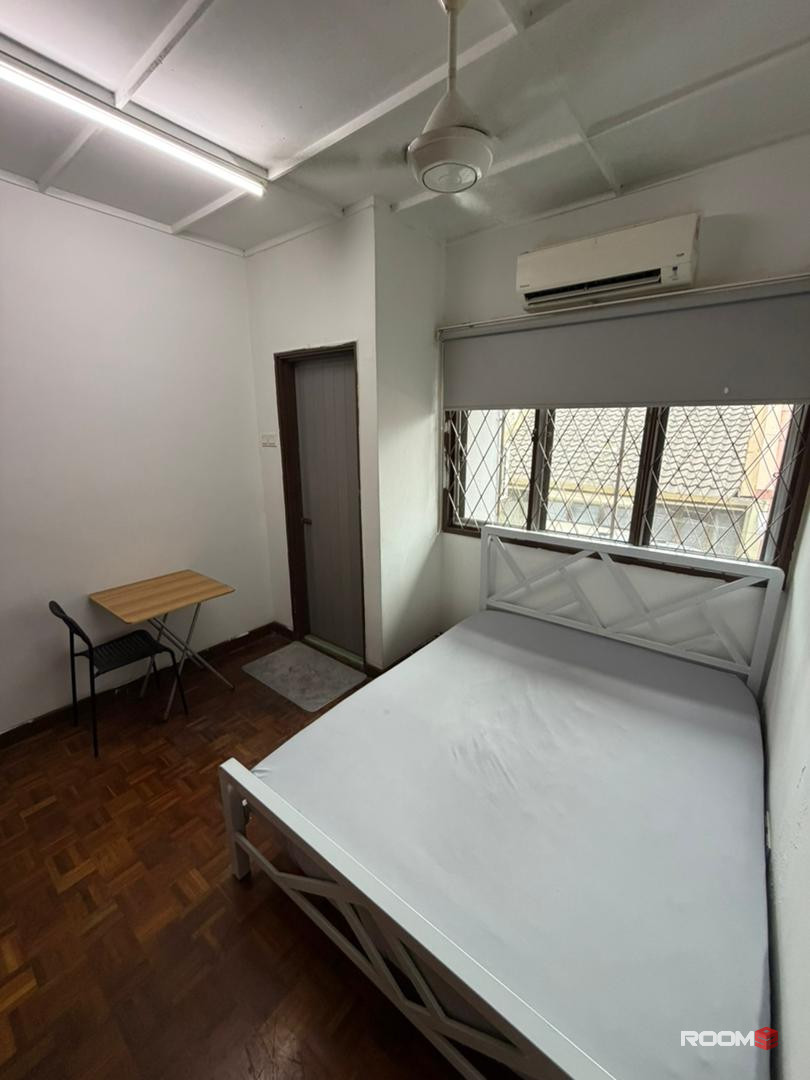 🔥LOW DEPOSIT🔥SS24 PETALING JAYA MIDDLE ROOM FOR RENT🤩🤩Walking Distance To KELANA JAYA LRT STATION🚂🚂🚂
