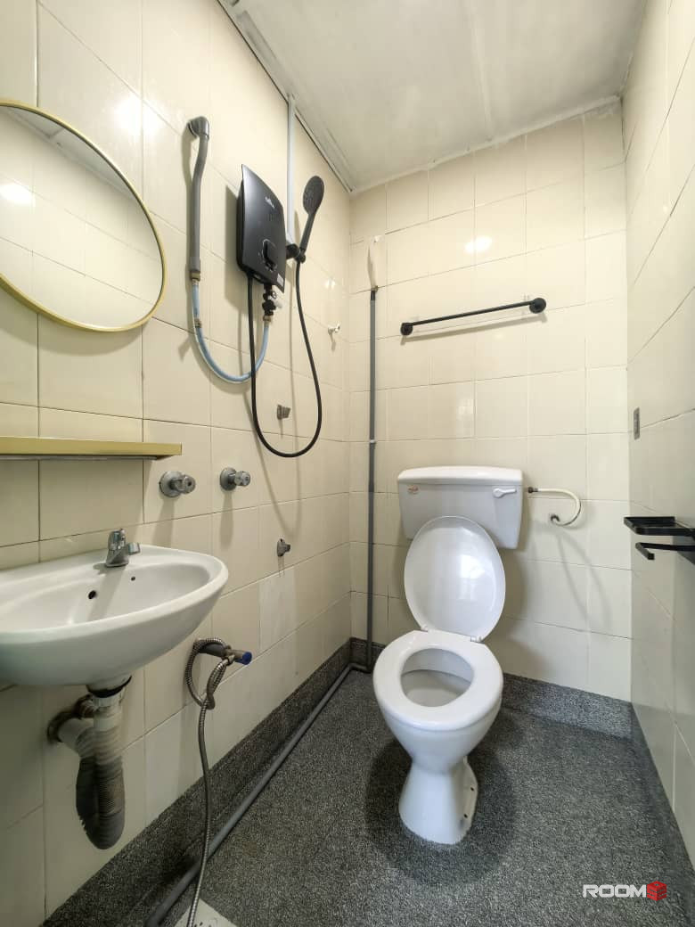 BRICKFIELD, KL SENTRAL, MASTER ROOM TO RENT, ZERO DEPOSIT