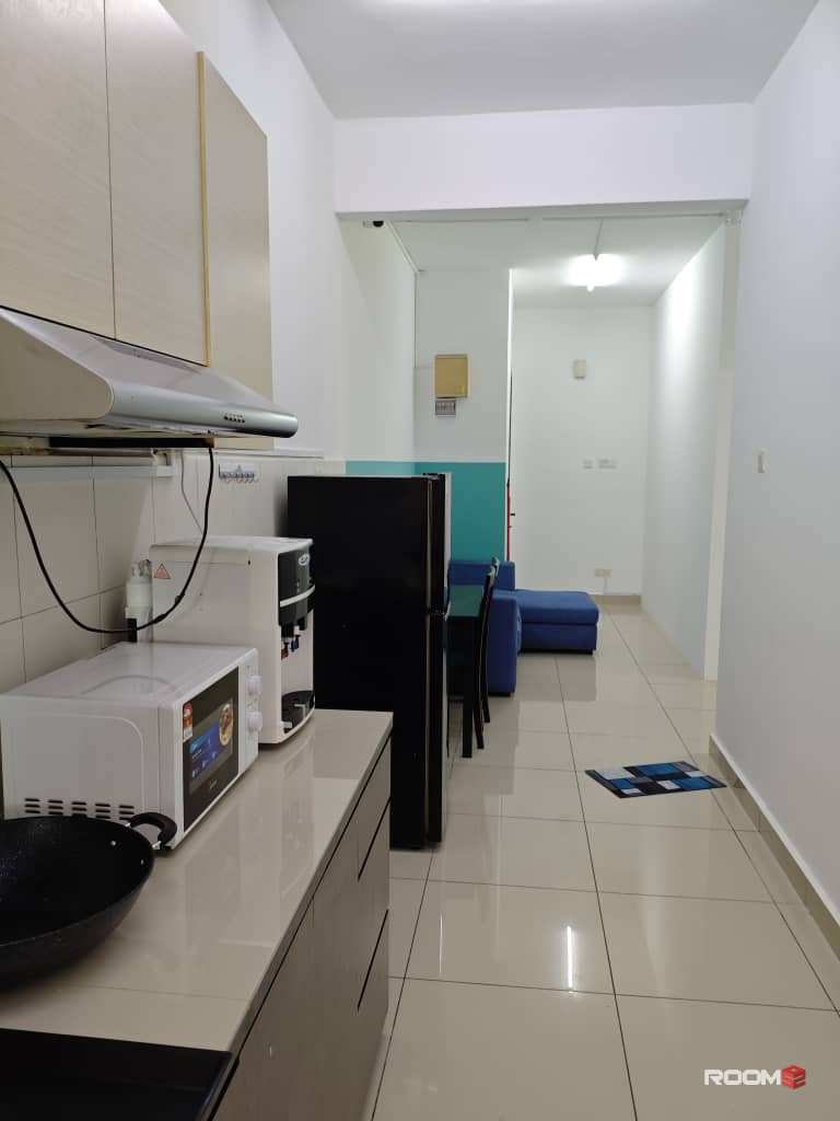 Male room for rent at SuriaMas Suite @ Larkin JB