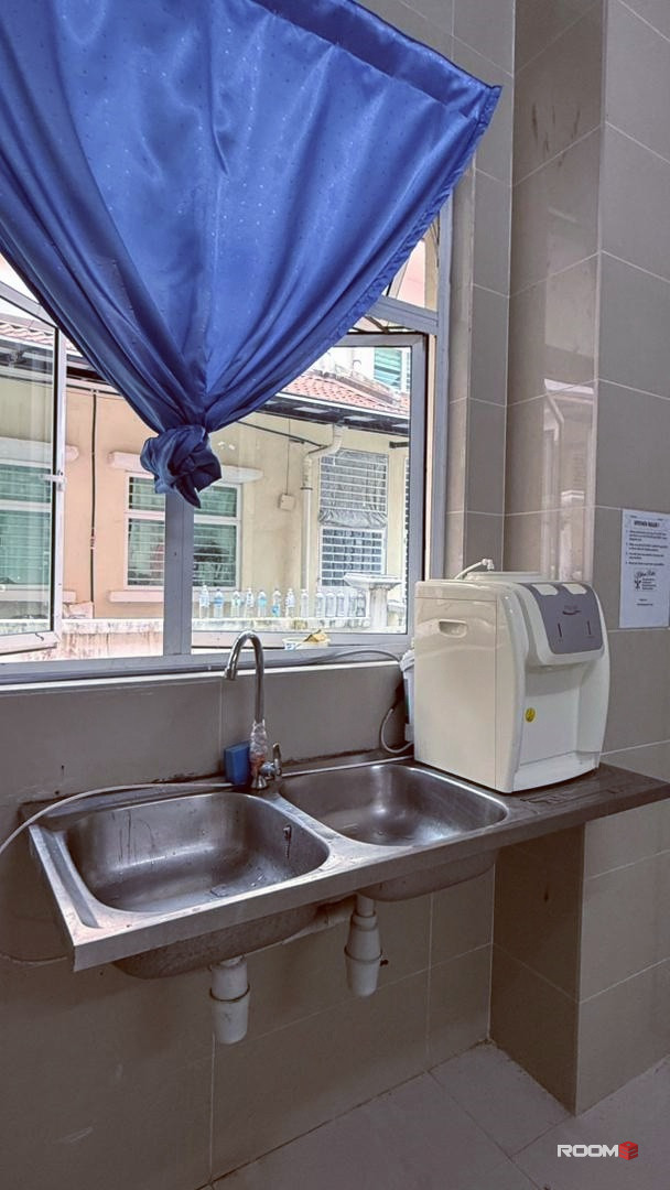 Medium Room For Rent RM600 | Weekly Cleaning | Fully Furnished | Setia Alam