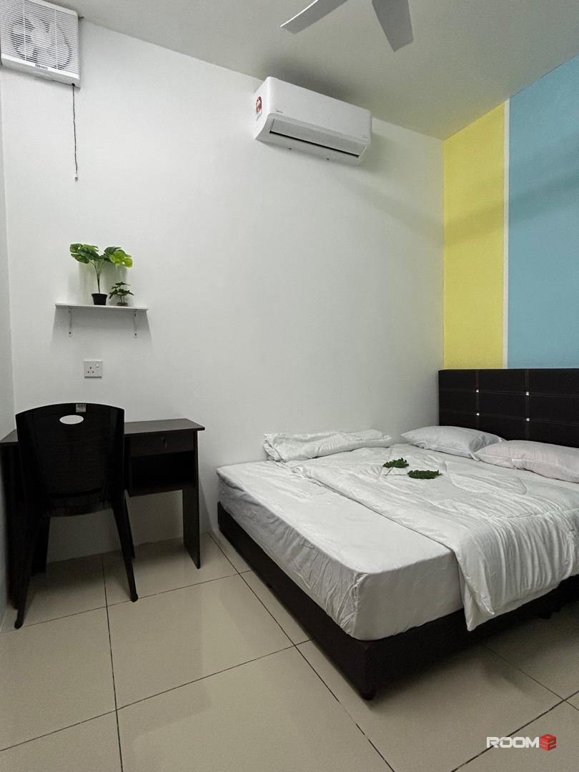 Female room for rent at SuriaMas Suite @ Larkin JB
