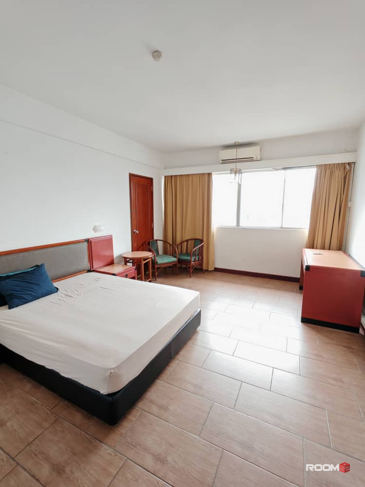 💼 HKL & Monorail Walking Distance! | Chow Kit Co-Living Room with Private Toilet (Atome Installment Available) 🧳⚡