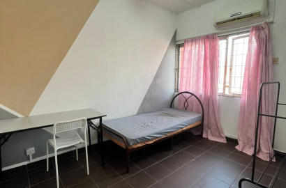 🔥LOW DEPOSIT🔥SS2 PETALING JAYA MIDDLE ROOM FOR RENT🏠NEARBY FOOD STALL,GROCERY✨✨