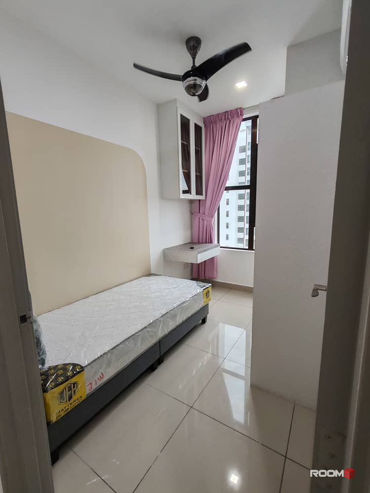 Female room for rent at Austin Regency @ Mount Austin JB